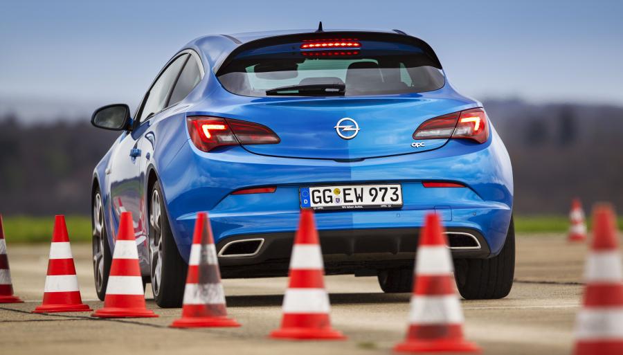  Opel Astra OPC 2012 года  (фото 24 из 64)